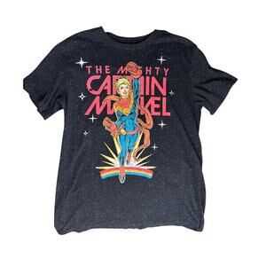 Marvel Comics The Mighty Captain Marvel Graphic Tee Size M